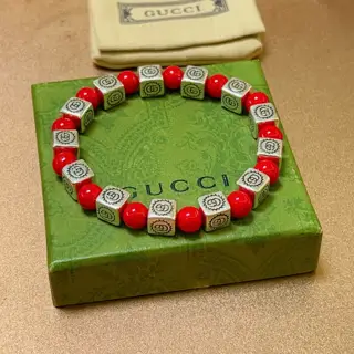 Gucci Bracelet for men and women. The latest blue tiger eye stone bracelet is of a higher