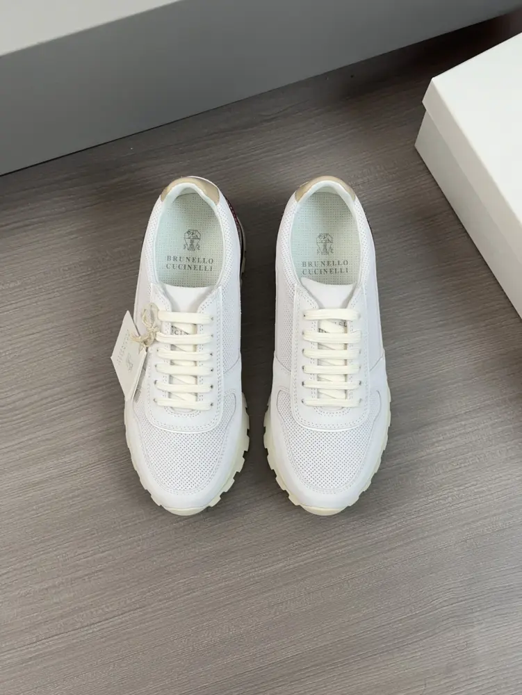 Brunello Cucinelli casual shoes This brand is a world-class luxury brand from Italy