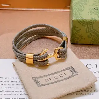 The latest model of Gucci bracelet