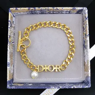Exquisite version Dior high-end jewelry Rose des vents bracelet Elegantly presents the