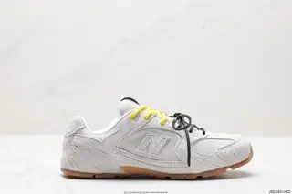 New Balance Maillard color matching creates a new cross-border cooperation