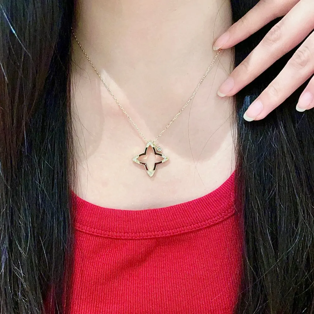 Louis Vuitton classic floral design double flower necklace