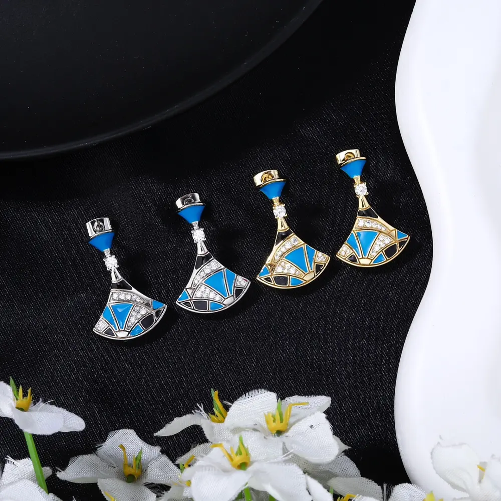 Bvlgari skirt earrings The same brass material as the counter