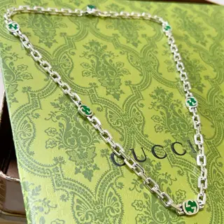 Gucci green enamel is not popular unless it explodes. Douyin influencers prefer the latest