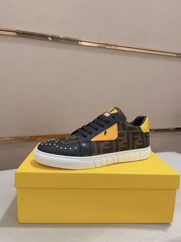 Fendi casual sports shoes upper Imported cowhide fabric Imported sheepskin lining. Original