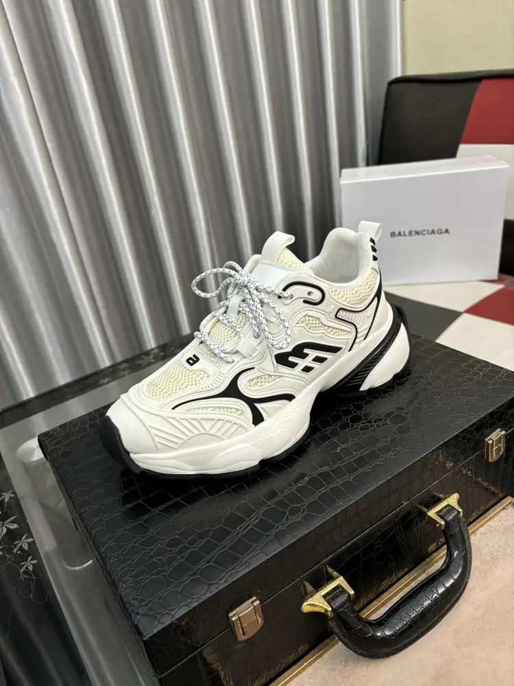 Balenciaga Handmade Hot Diamond 3xl Series Retro Casual Sports Shoes Series launches to