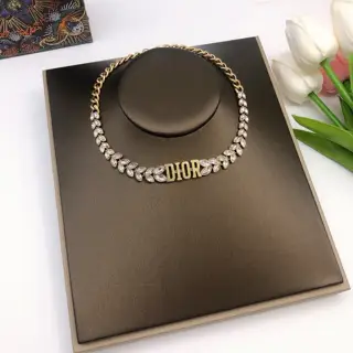 DIOR Original new product Olive Leaf Series Horse Eye Leaf Rhinestone Necklace Angelababy