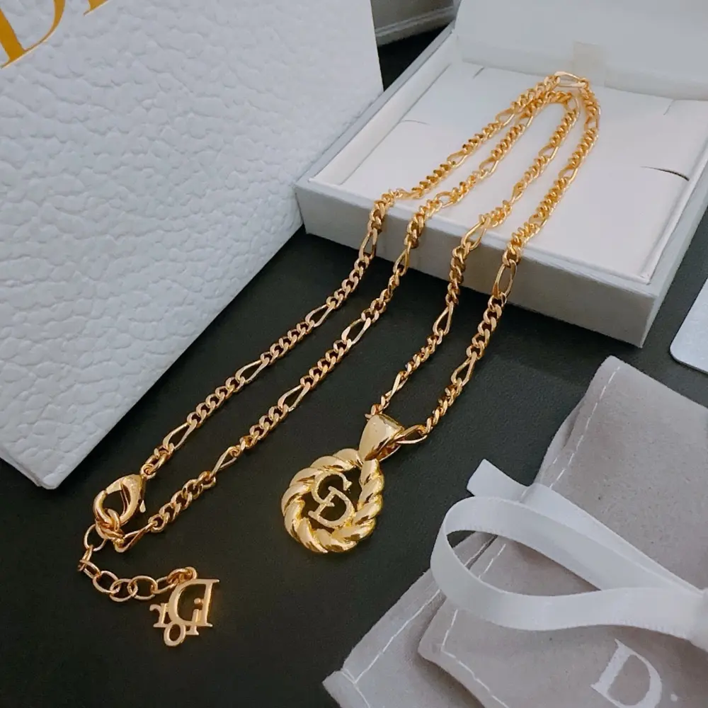 DIOR New Dior necklace Original goods New counter model