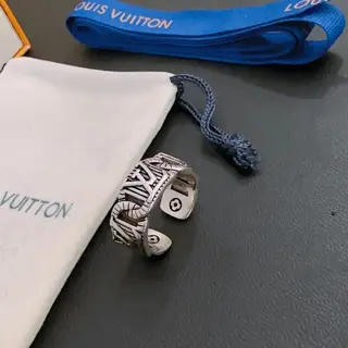 Louis Vuitton ring