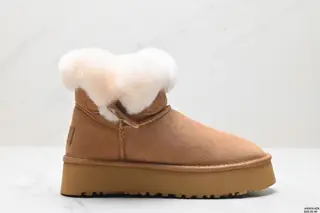 UGG warm and shock-absorbing