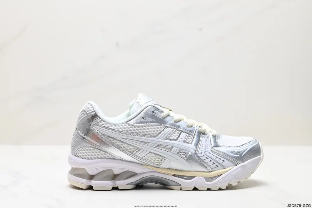 ASICS breathable mesh upper with some synthetic leather material uses the new AHAR+ rubber 1201A019-101