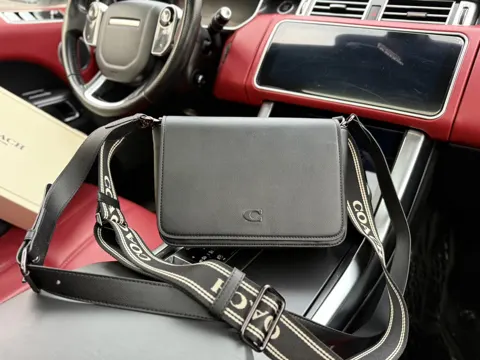COACH Shoulder Bag