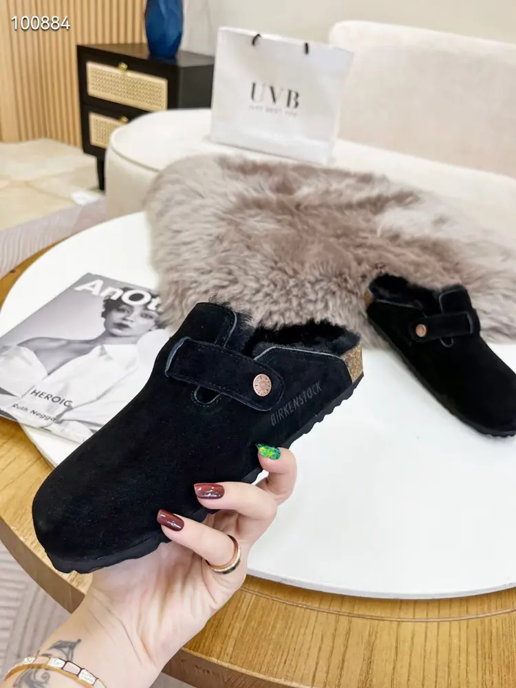 Birkenstock black wool slippers Imported mercerized cowhide suede upper