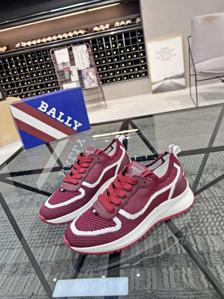 BALLY sports shoes counters are selling original configuration