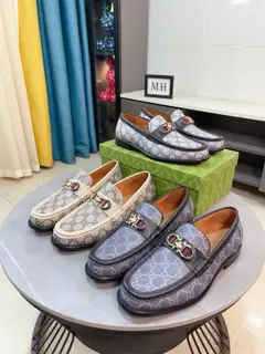 Gucci leather shoes. Synchronized with the official website