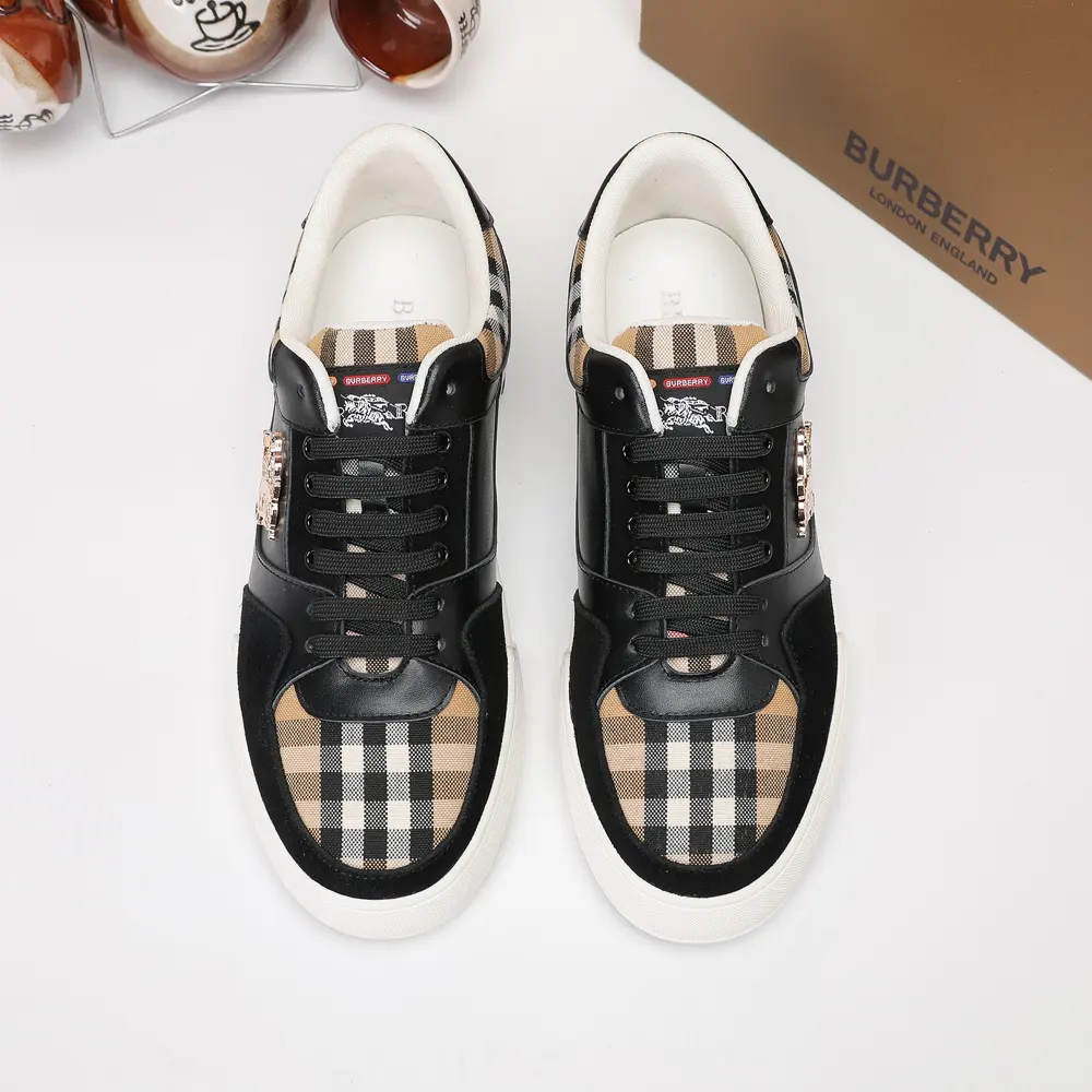 BURBERRY casual shoes