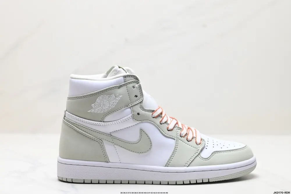 NIKE Air Jordan 1 Retro High AJ1 Jordan Generation High Top Classic Retro Culture Leisure 555088