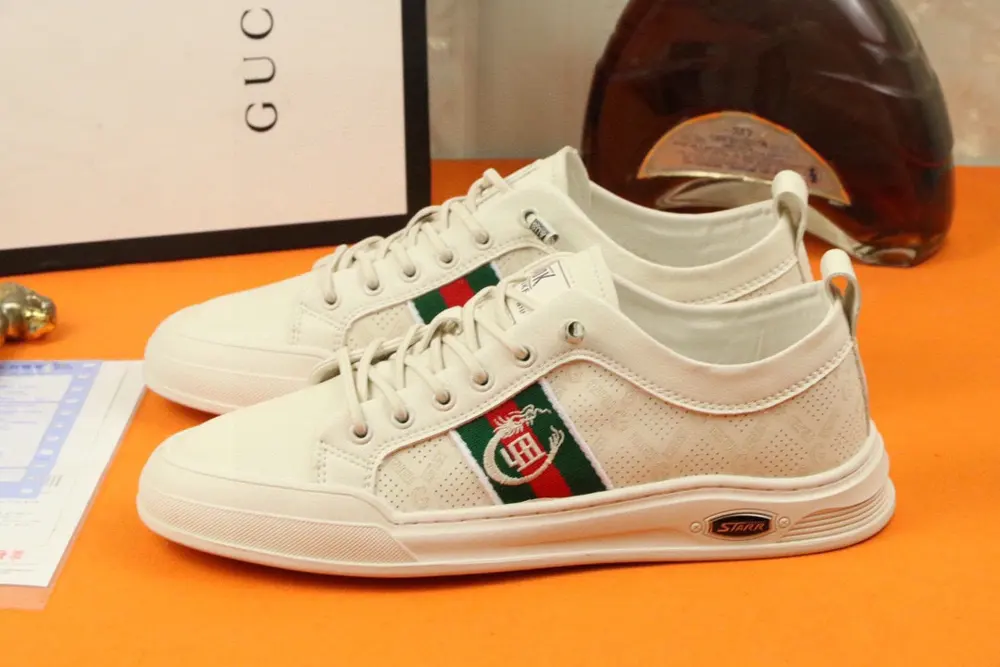 Gucci casual sneakers. The upper