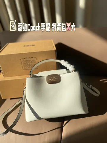 COACH Shoulder Bag