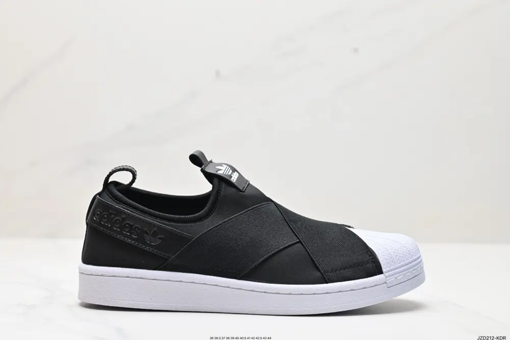 Adidas is still classic Original lasts for men and women