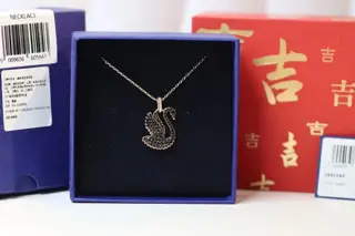 Swarovski New Black Swan Clavicle Necklace