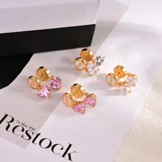 miumiu letter earrings The same brass material as the counter