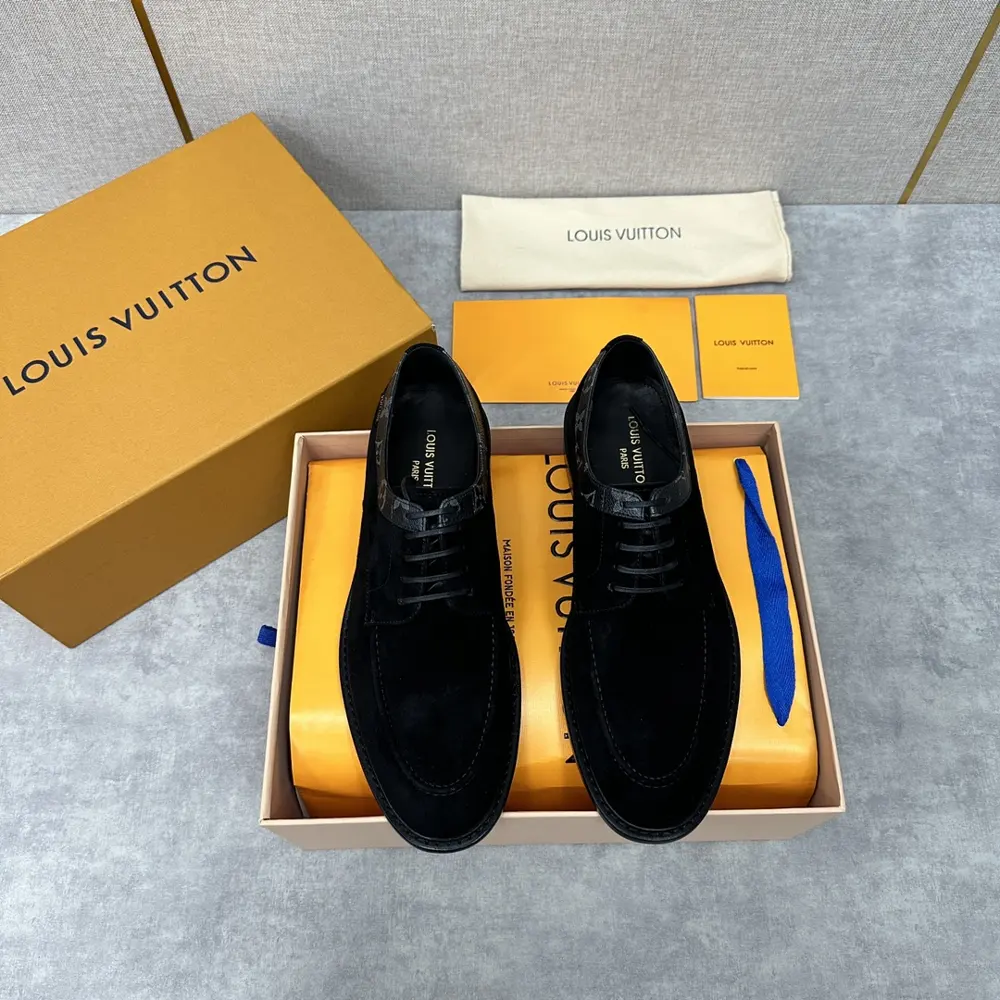 Louis Vuitton Men’s Formal Leather Shoes Series This lace-up shoe