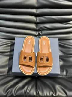 Dior men’s summer slippers with leather soles