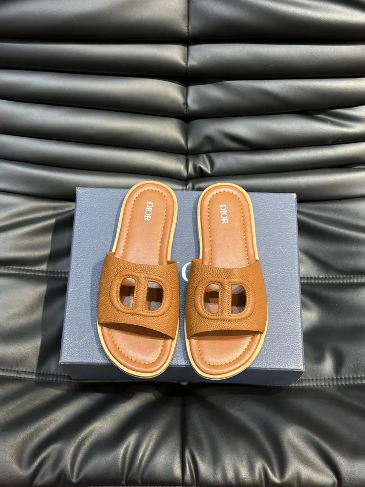 Dior men’s summer slippers with leather soles