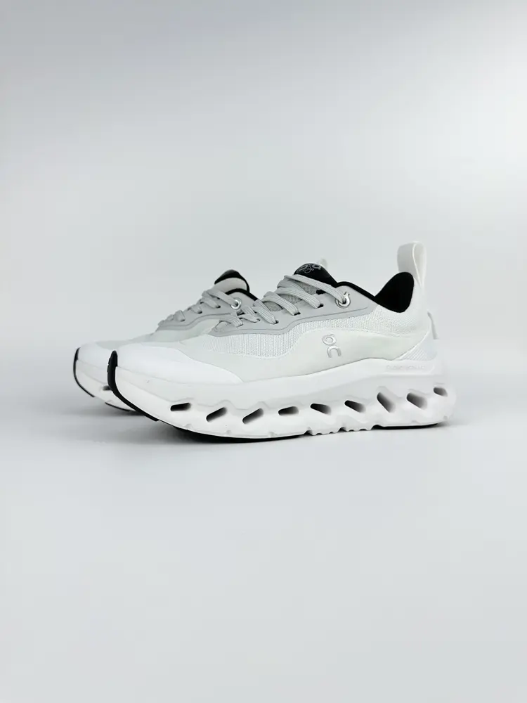 Loewe x on cioudtilt2.0 running shoes