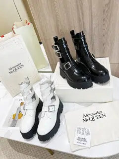 Women’s shoes