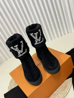 Louis Vuitton autumn and winter sheepskin fur short boots