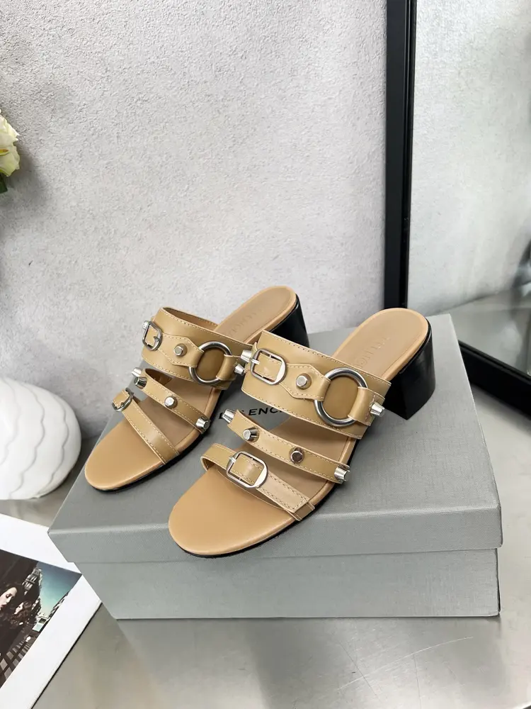 Balenciaga latest series personalized rivet leather outsole
