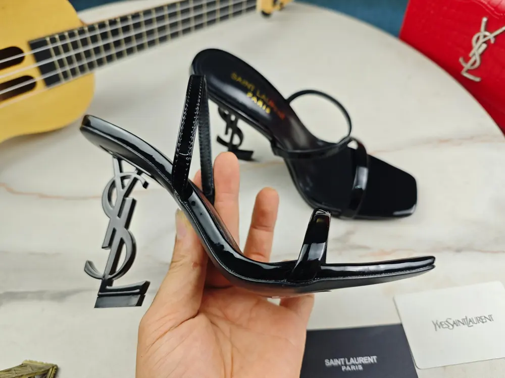 Yves Saint Laurent Heels