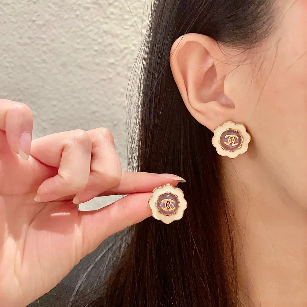 Chanel second-hand earrings