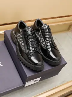 Dior casual sports shoes Sold simultaneously at the counter