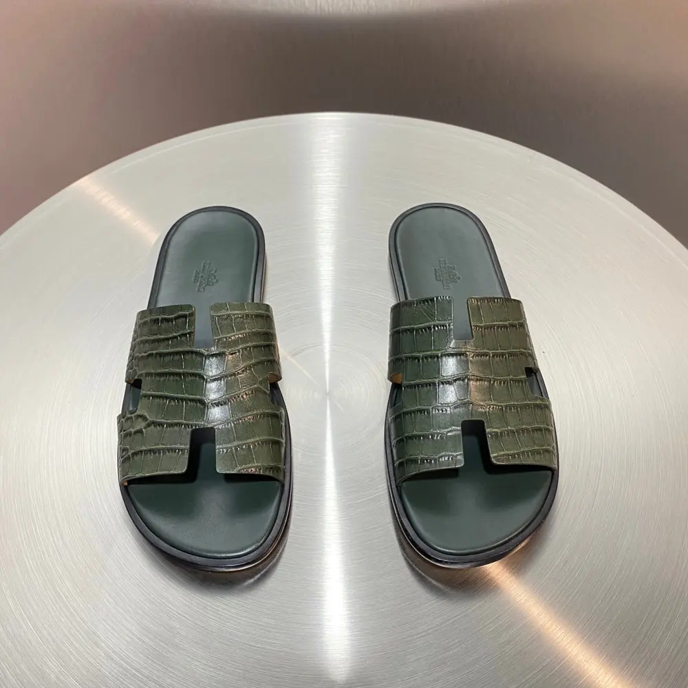 Hermès Classic H Slippers ~ High-end men’s sandals• beach shoes slippers ~ counter