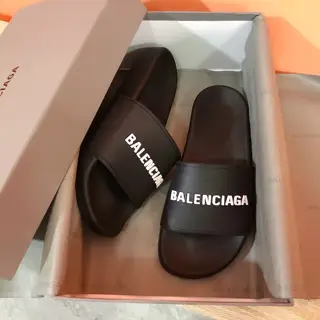 BALENCIAGA classic couple beach slippers