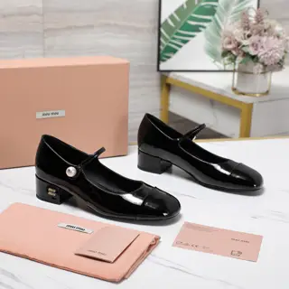 Miu Miu Miu new arrival~Colorblock thick heel round toe Mary Jane pearl buckle shoes