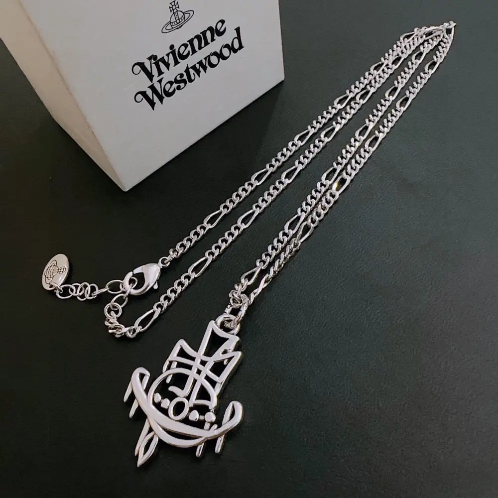 Vivienne Westwood Classic Large Saturn Necklace