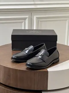 Prada business casual leather shoes