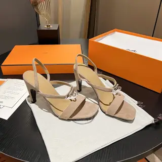 Continue the classic Hermes Classic H High Heel Sandal Series——————————Fashionable