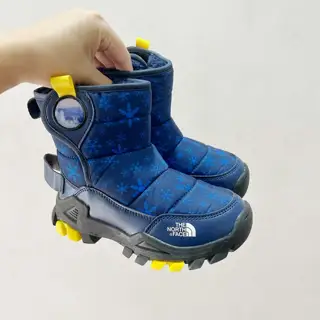 The North Face children’s snow boots with anti-slip buckle