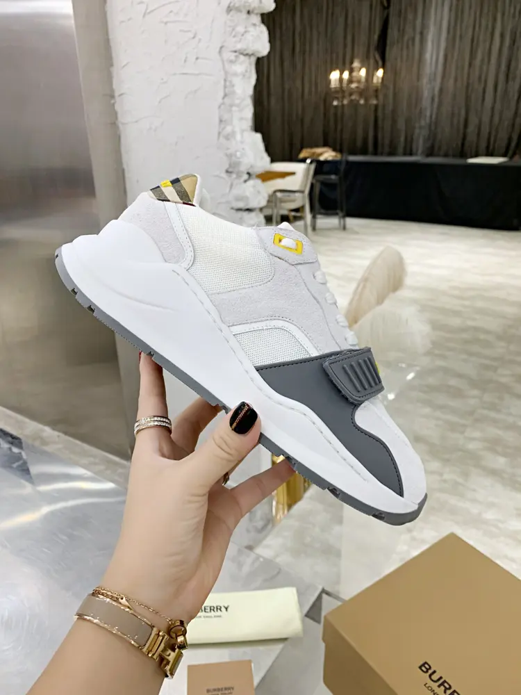 BURBERRY sneakers
