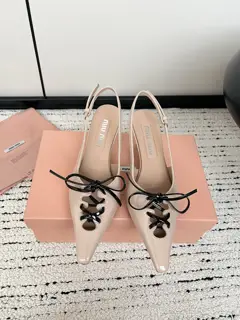 Miu Miu iumi Miu 24/Spring and Summer catwalk style kitten heel pointed toe sandals