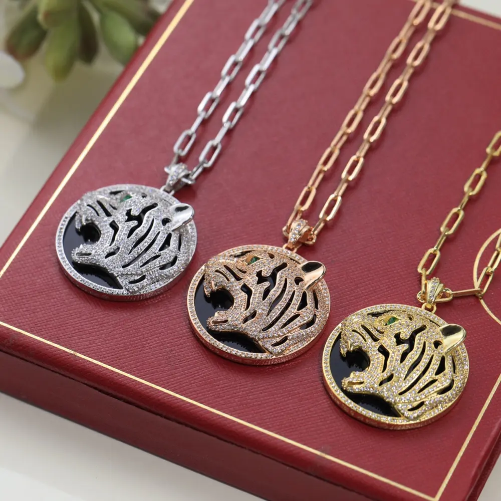 Cartier leopard necklace Cartier classic masterpiece
