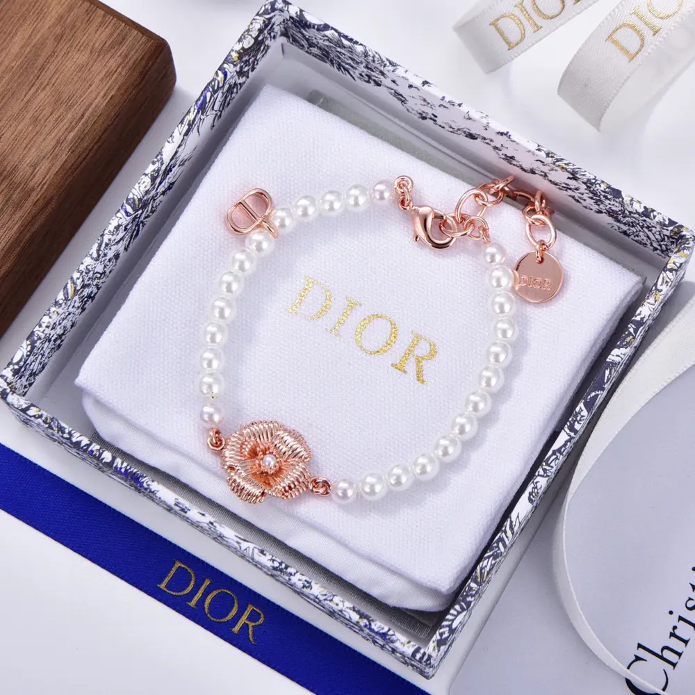 DIOR Rose Gold Flower Earrings The same brass material as the counter
