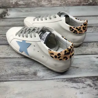Golden Goose couple’s dirty shoes Golden Goose has become the tacit choice of many