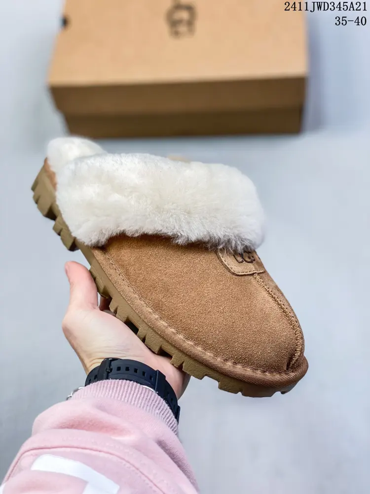 UGG Sangpo sheepskin and fur integrated wool slippers for women