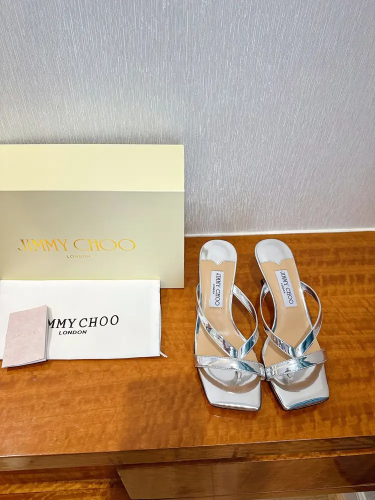 JIMMY CHOO D-buckle rhinestone model